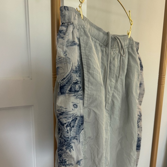 Urban Outfitters | Light Grey Windbreaker Jogger Pants Blue Chinoiserie Print - Picture 4 of 6